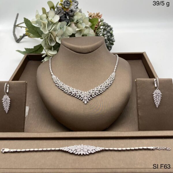 سرویس نقره – جلوه‌ای از زیبایی، اصالت و درخشش جاودان(کد:SI F63)