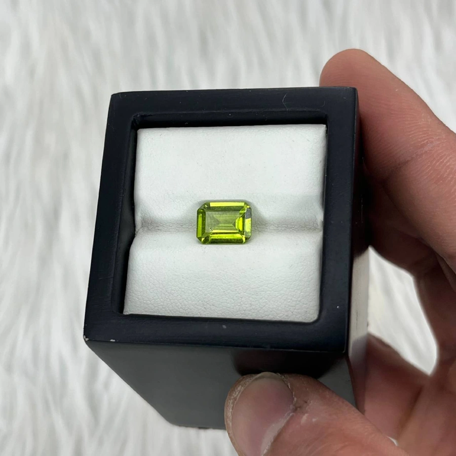 نگین زبرجد کد NP6 2 نگین زبرجد NP6.2